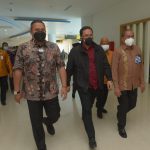 Ketua BPK RI didampingi Rektor UNG, Eduart Wolok, Kamis (30/09/2021).