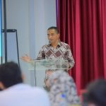 Dekan Fakultas Perikanan dan Ilmu Kelautan Universitas Negeri Gorontalo Dr. Abdul Hafidz Olii, S.Pi, M.Si saat memberikan sambutan pada kegiatan Pelatihan Manajemen Mutu Terpadu
