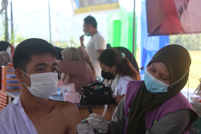 Pelaksanaan Vaksinasi oleh PMI Gorontalo, Sabtu (09/10/2021)
