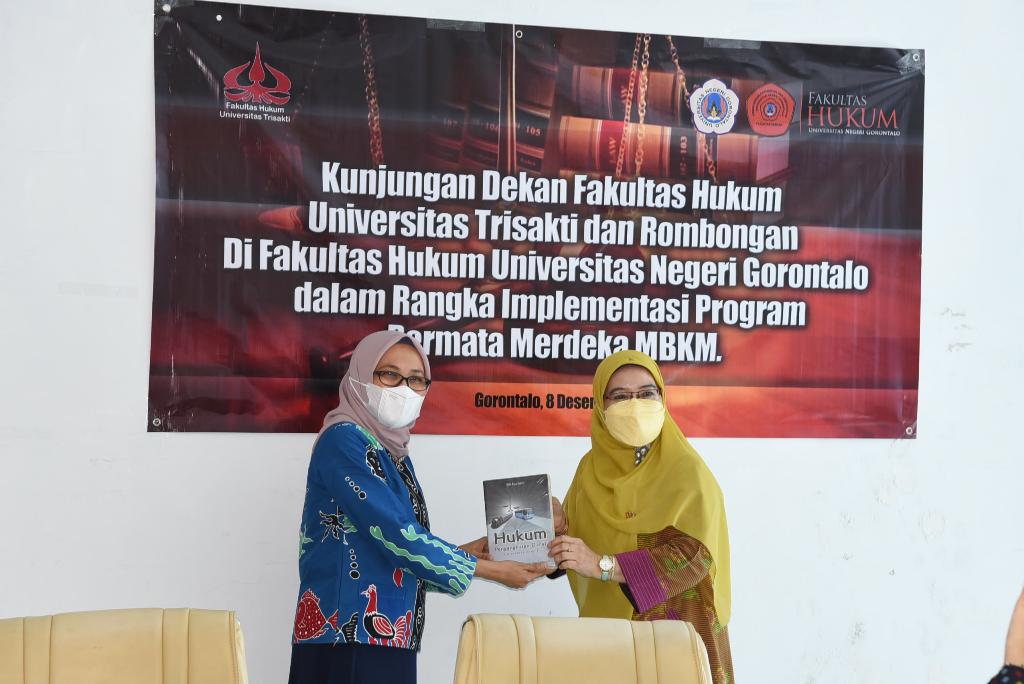 Kunjungan Dekan Fakultas Hukum Universitas Trisakti ke kampus Universitas Negeri Gorontalo.