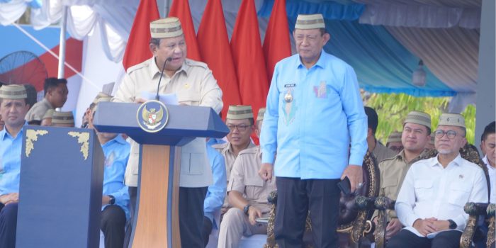 presiden-prabowo-pakai-upiya-karanji-di-penghujung-penas-xvii