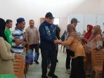 salurkan-bantuan-pangan-di-limehe-timur-gubernur-saya-seperti-pulang-kampung