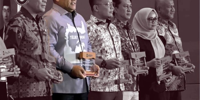 rektor-ung-raih-penghargaan-anugerah-mandaya-awards-2026